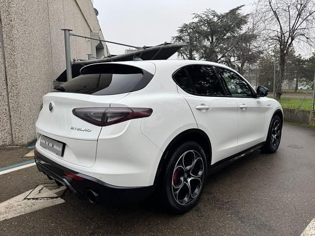Usata Alfa Romeo Stelvio Veloce 210 CV (154 kW) 2024 Bianco pastello SUV