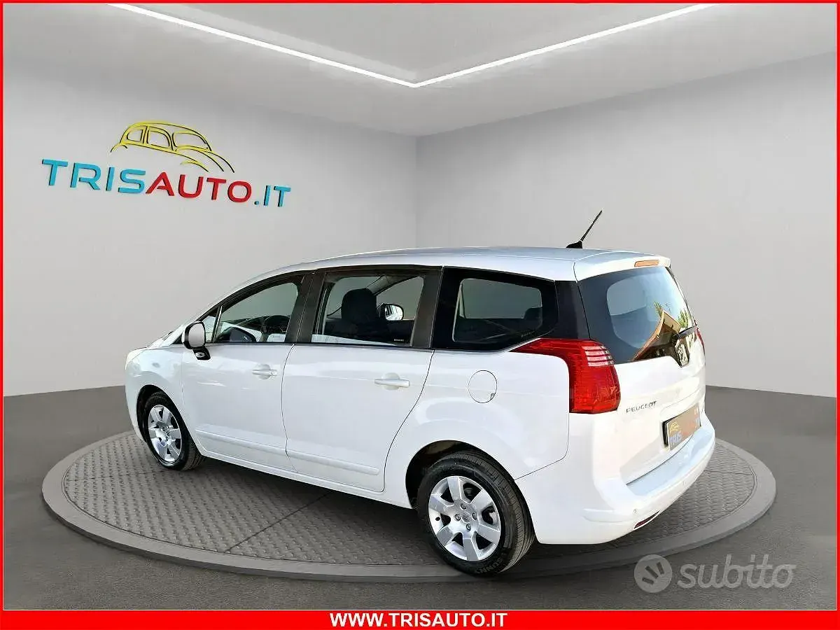 Usata Peugeot 5008 Business-Line 112 CV (82 kW) 2011 Bianco Monovolume
