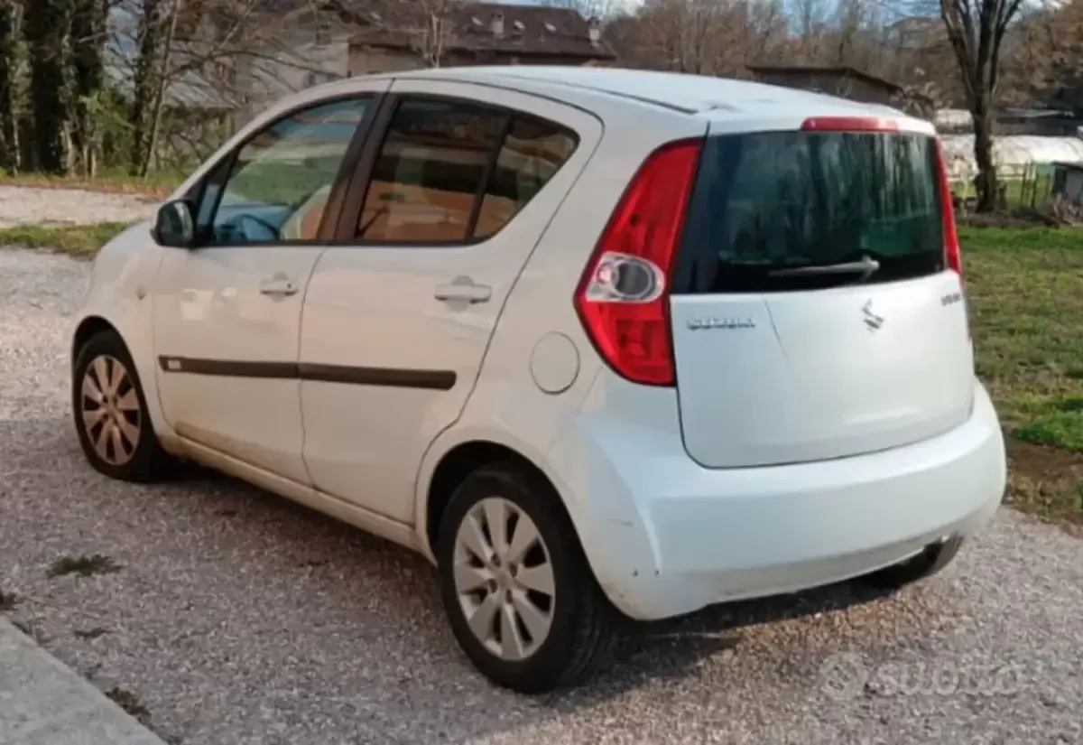 Usata Suzuki Splash 86 CV (63 kW) 2009 Bianco Utilitaria