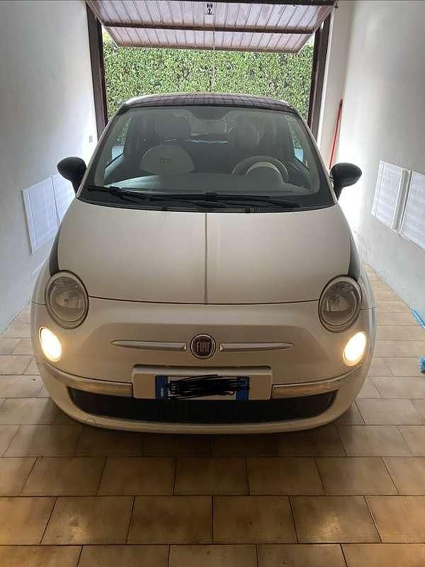 Usata Fiat 500 Lounge 69 CV (50 kW) 2008 Bianco Utilitaria