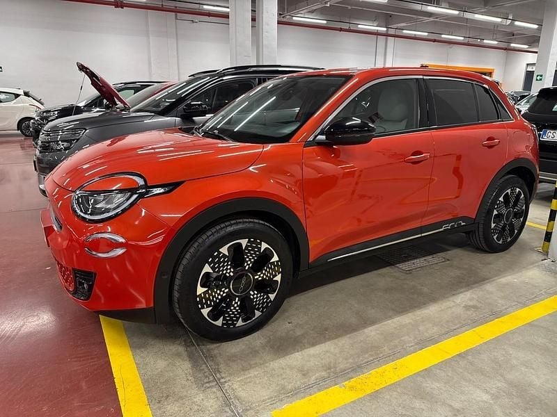 Occasion Fiat 600 La Prima 114 kW (156 ch) 2024 Orange SUV