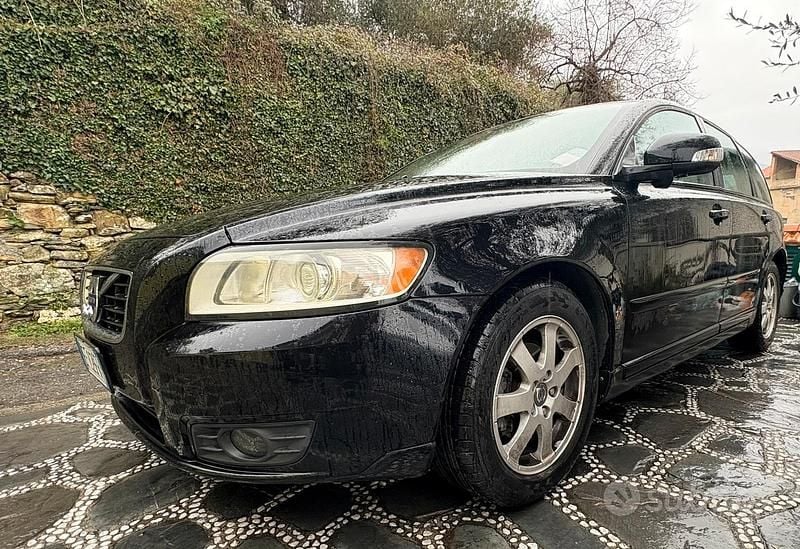 Usata Volvo V50 114 CV (83 kW) 2010 Nero Station wagon
