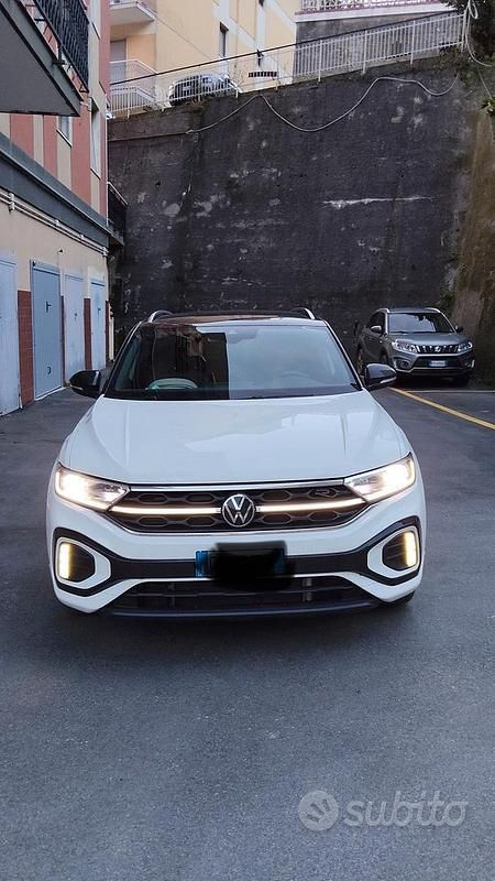 Usata VW T-Roc R-line 150 CV (110 kW) 2023 Bianco SUV