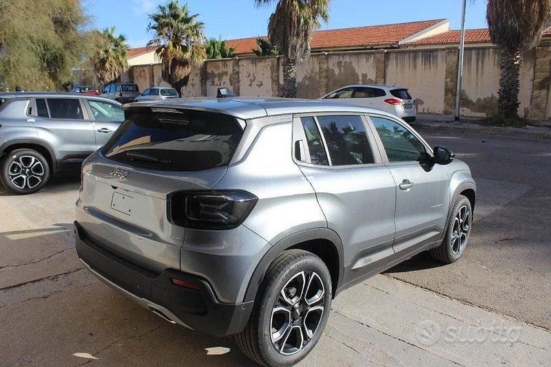 Nuova Jeep Avenger Summit 101 CV (74 kW) 2025 Grigio SUV