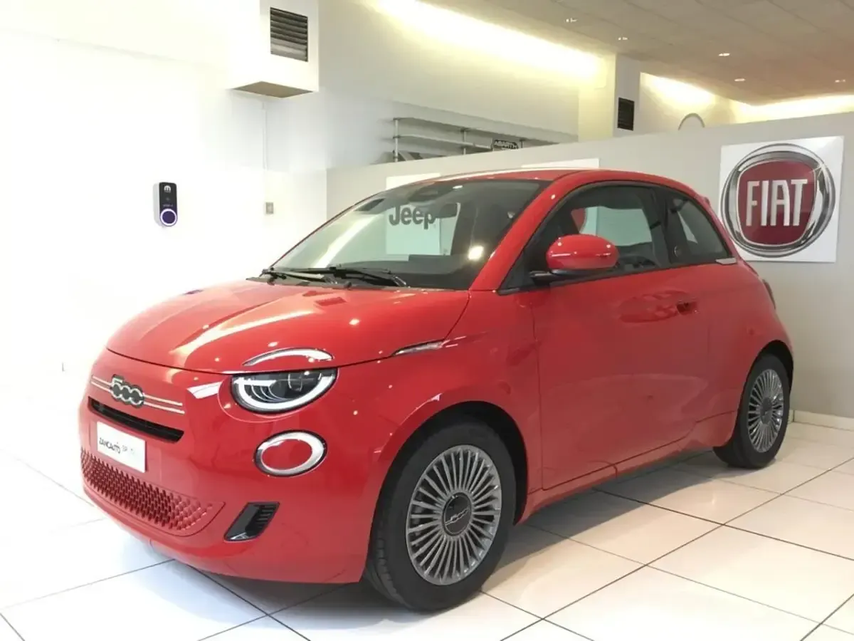 Nuova Fiat 500 65 CV (47 kW) 2026 Rosso Utilitaria