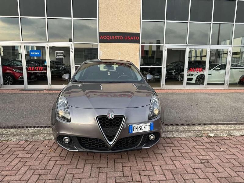 Usata Alfa Romeo Giulietta 150 CV (110 kW) 2018 Grigio Berlina