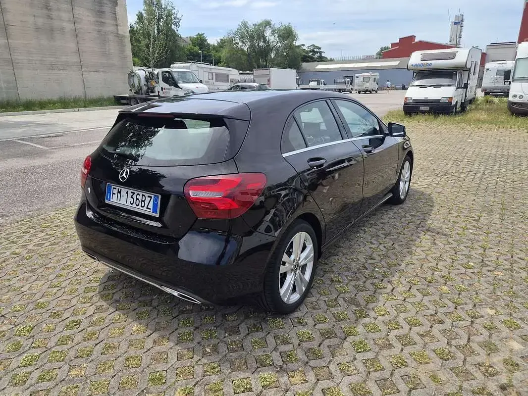 Usata Mercedes A180 122 CV (89 kW) 2017 Berlina