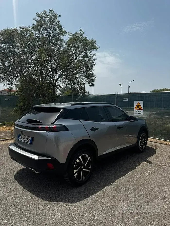 Usata Peugeot 2008 Allure 131 CV (96 kW) 2025 Grigio SUV