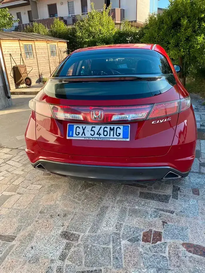 Usata Honda Civic Elegance 99 CV (72 kW) 2010 Rosso Berlina