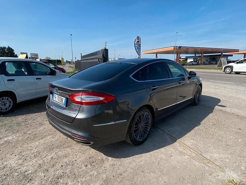 Usata Ford Mondeo Vignale 140 CV (102 kW) 2017 Grigio Berlina