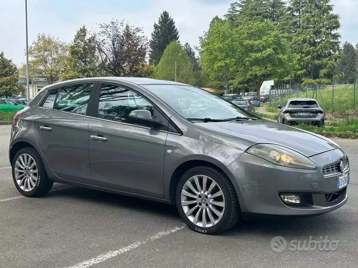 Usata Fiat Bravo Emotion 120 CV (88 kW) 2010 Bronzo Utilitaria
