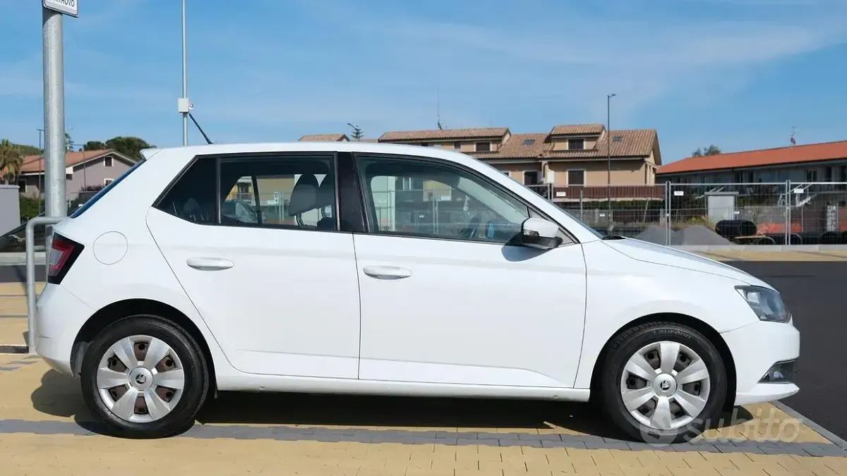 Usata Skoda Fabia 90 CV (66 kW) 2015 Bianco Berlina