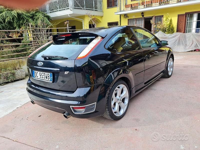 Usata Ford Focus ST 2006 Nero Utilitaria