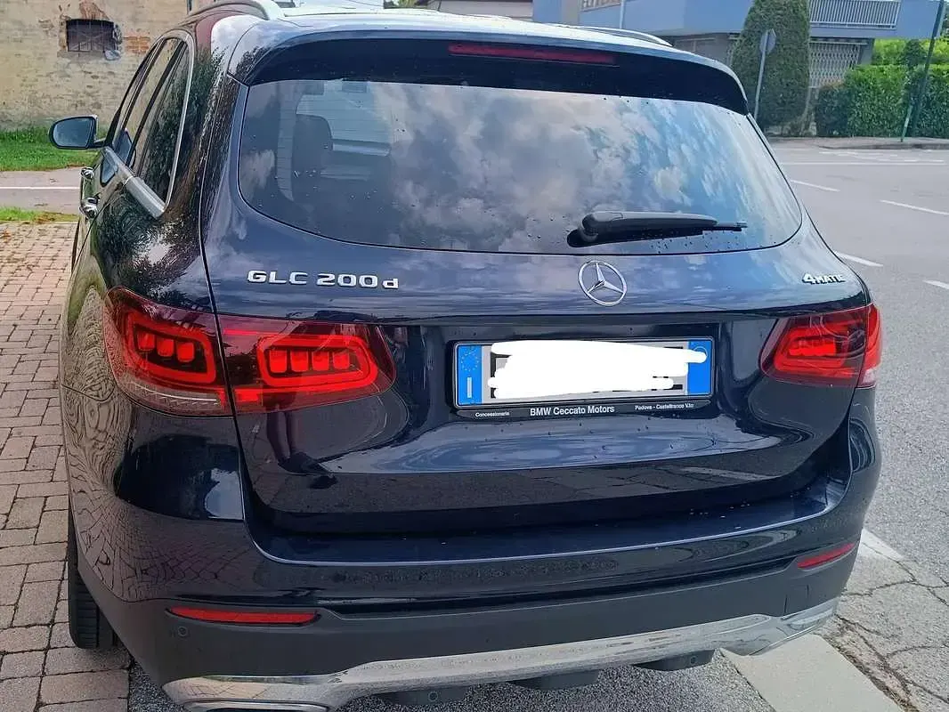Usata Mercedes GLC200 163 CV (119 kW) 2020 Blu/azzurro SUV