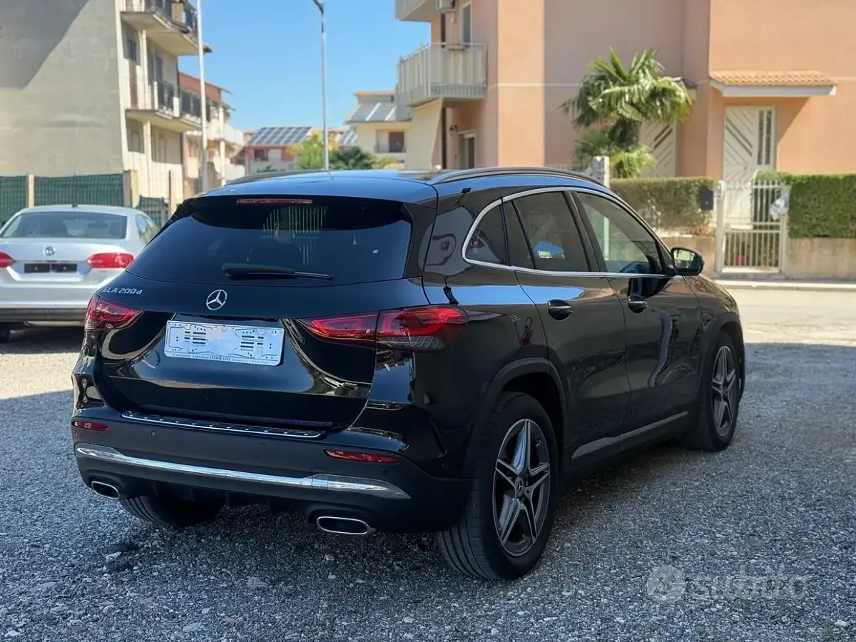 Usata Mercedes GLA200 Premium 150 CV (110 kW) 2021 Nero SUV