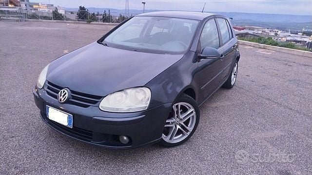 Usata VW Golf IV Comfortline 140 CV (102 kW) 2005 Grigio Berlina