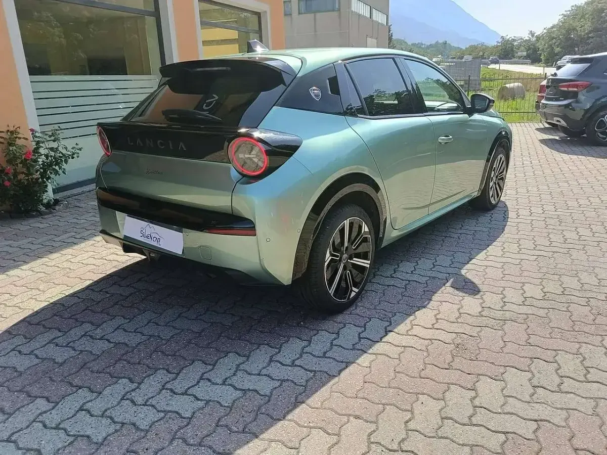 Usata Lancia Ypsilon 101 CV (74 kW) 2025 Verde giada Utilitaria