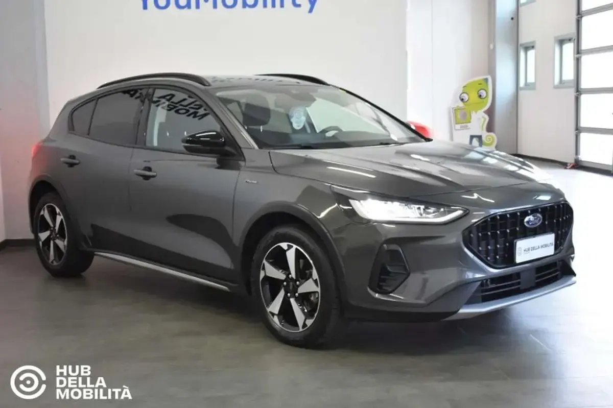 Usata Ford Focus Active 125 CV (91 kW) 2023 Grigio Berlina