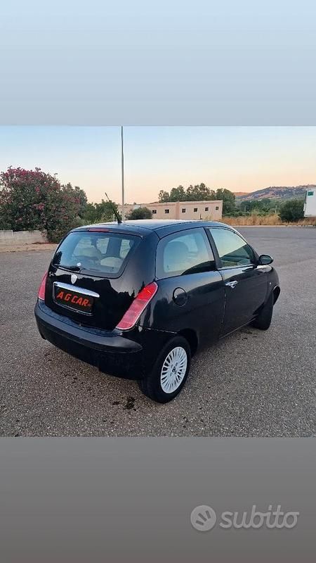 Usata Lancia Ypsilon 80 CV (58 kW) 2006 Nero Utilitaria