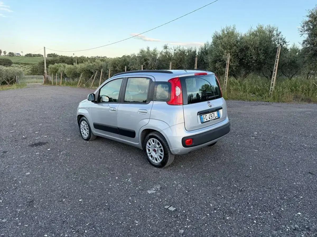 Usata Fiat Panda Lounge 69 CV (50 kW) 2016 Argento Utilitaria