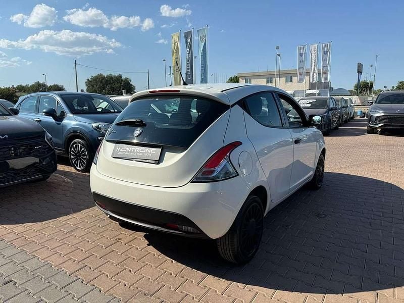 Usata Lancia Ypsilon 69 CV (50 kW) 2018 Bianco Utilitaria