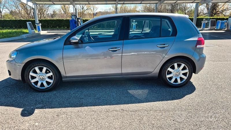 Usata VW Golf VI Highline 122 CV (89 kW) 2010 Grigio Utilitaria