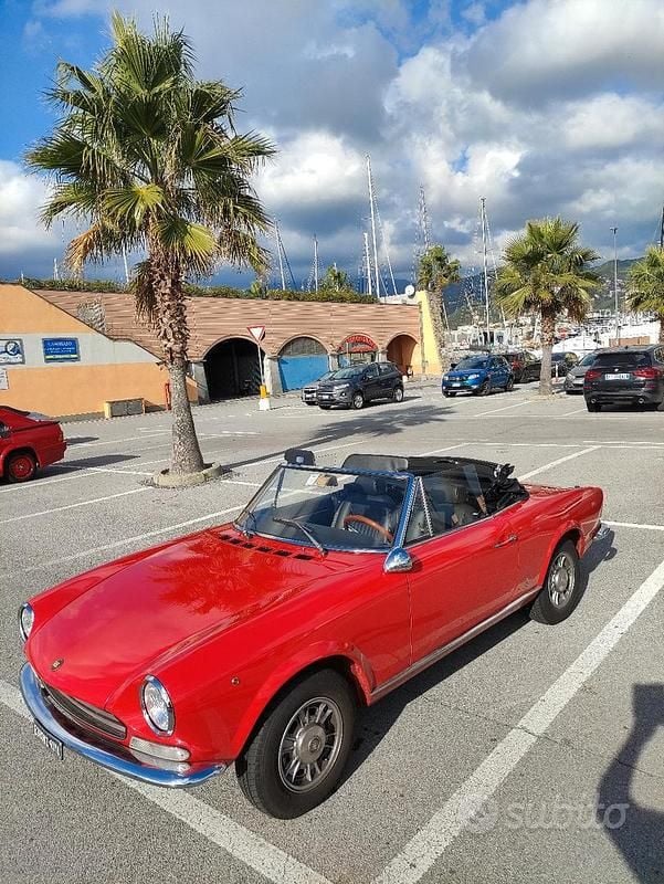 Usata Fiat 124 Spider 1960 Rosso Cabrio