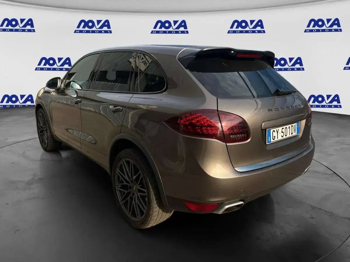 Usata Porsche Cayenne 245 CV (180 kW) 2013 Marrone SUV