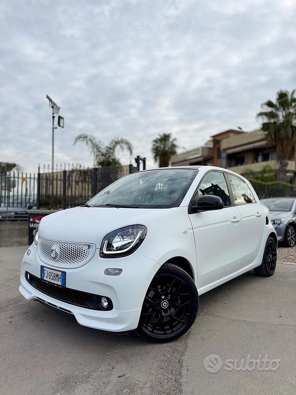 Usata Smart ForFour Brabus 71 CV (52 kW) 2017 Bianco Utilitaria
