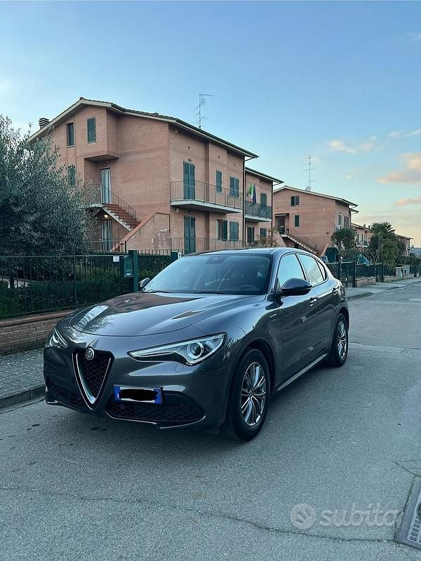 Usata Alfa Romeo Stelvio Super 160 CV (117 kW) 2020 Grigio SUV