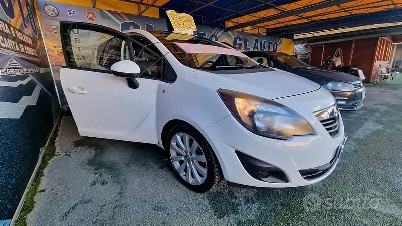 Usata Opel Meriva 120 CV (88 kW) 2012 Bianco Monovolume