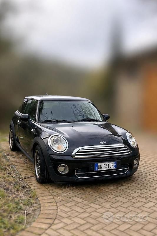 Usata Mini Cooper D Pepper 109 CV (80 kW) 2008 Nero Utilitaria