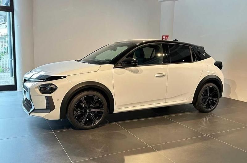 Nuova Lancia Ypsilon 101 CV (74 kW) 2026 Utilitaria