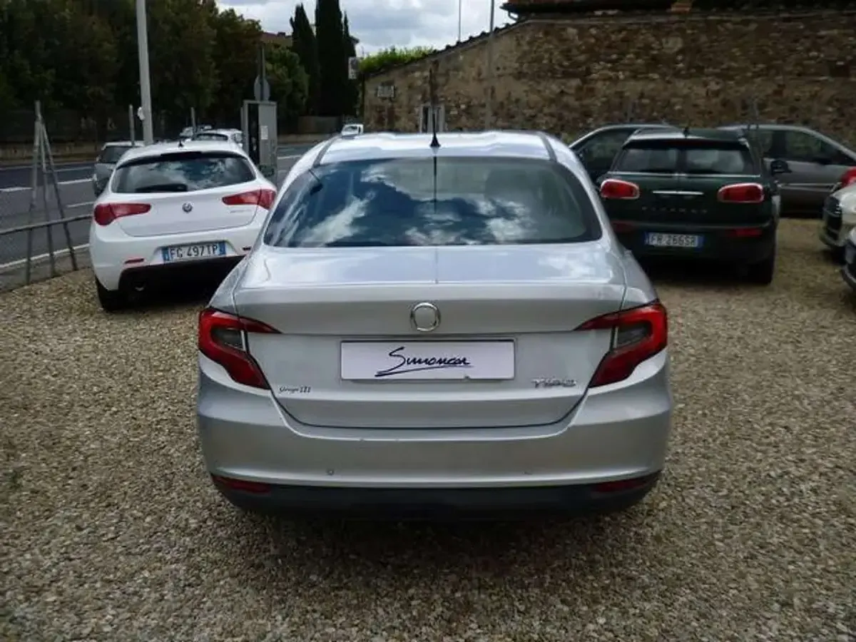 Usata Fiat Tipo Easy 95 CV (69 kW) 2017 Argento Berlina