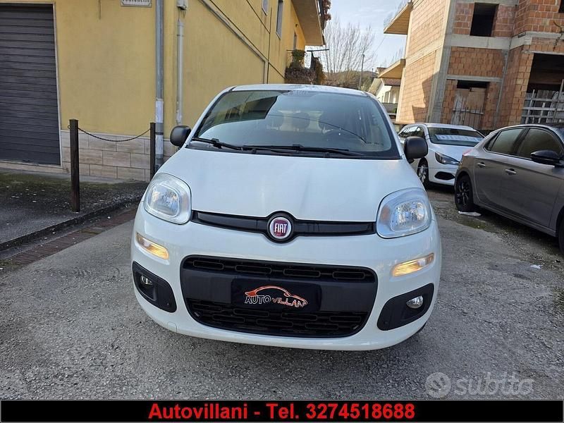 Usata Fiat Panda Lounge 70 CV (51 kW) 2018 Bianco Utilitaria