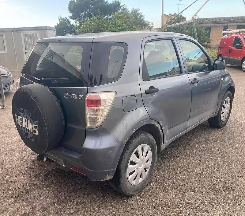 Usata Daihatsu Terios 85 CV (62 kW) 2011 Grigio SUV