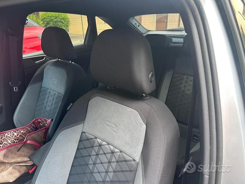 Usata VW Taigo 110 CV (80 kW) 2024 Grigio SUV