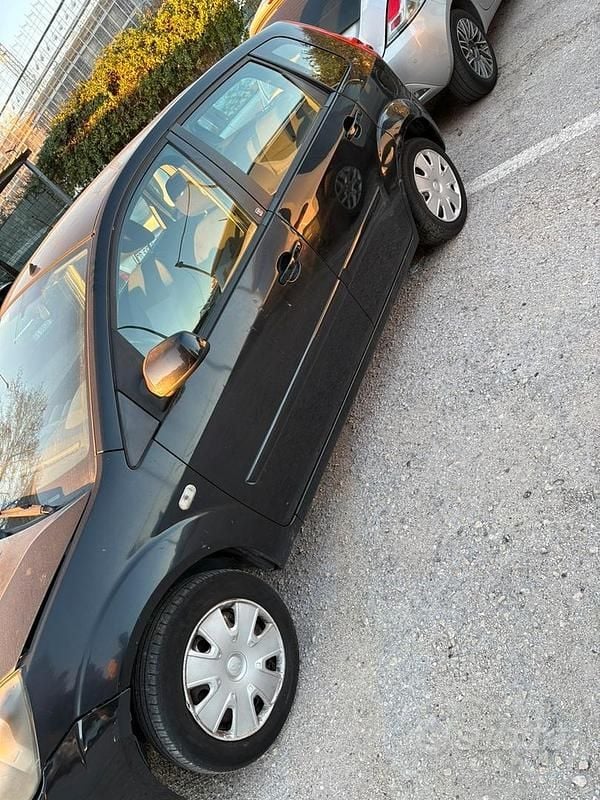 Begagnad Ford Fiesta 68 HK (50 kW) 2008 Sedan