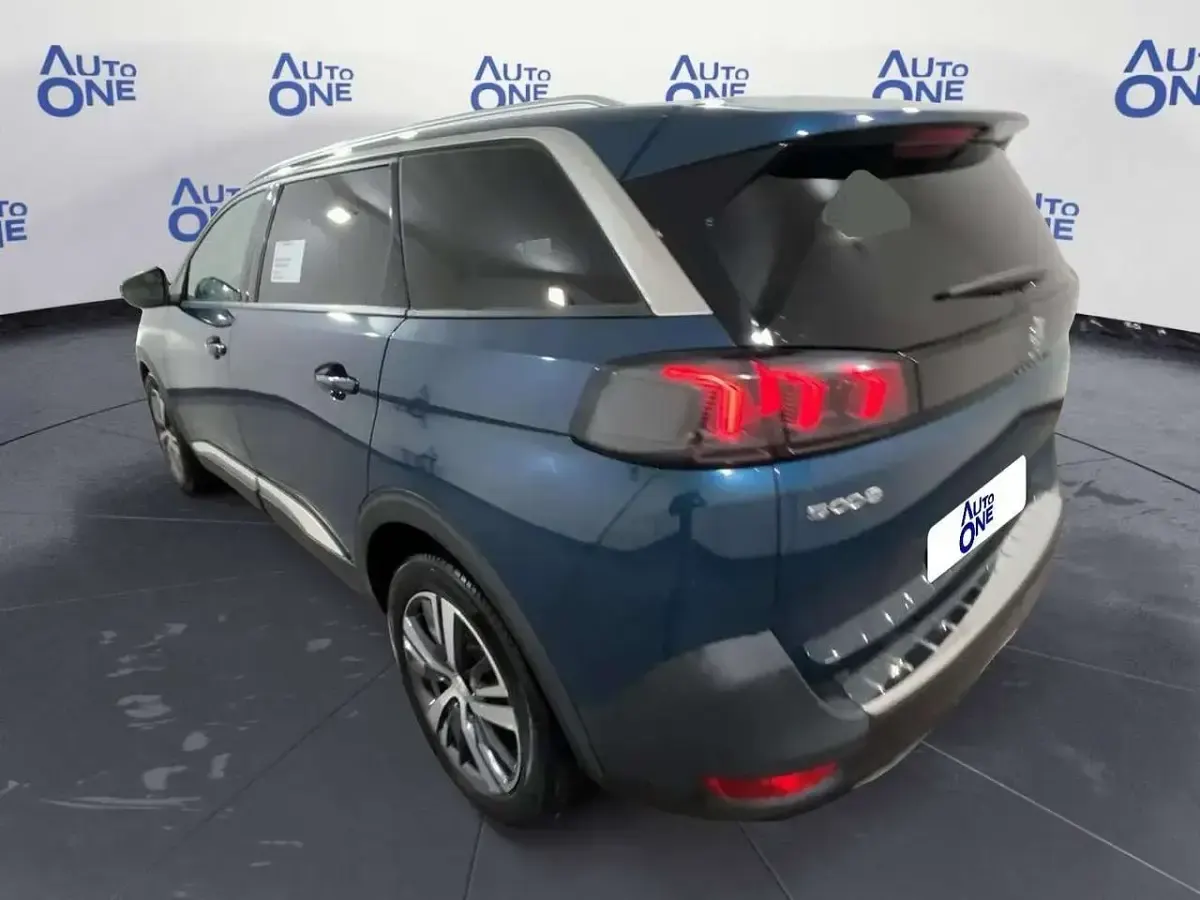 Usata Peugeot 5008 Allure 131 CV (96 kW) 2024 Blu/azzurro SUV