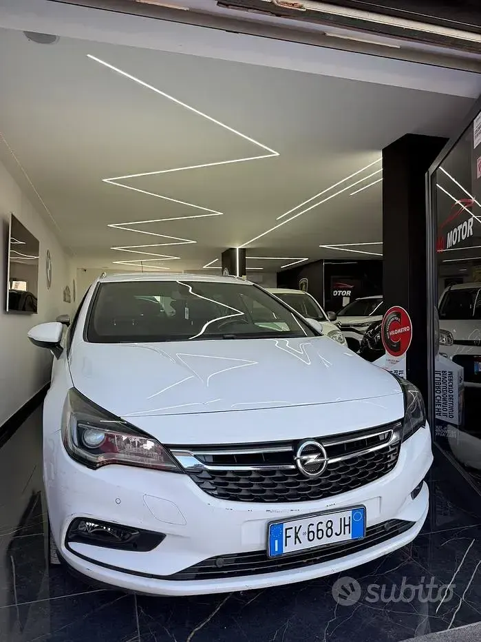 Usata Opel Astra Innovation 110 CV (80 kW) 2017 Bianco Berlina