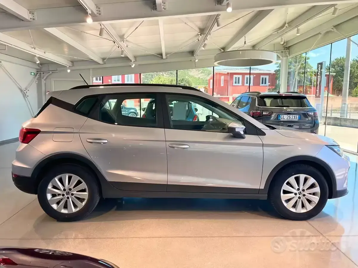Usata Seat Arona Style 95 CV (69 kW) 2022 Grigio SUV