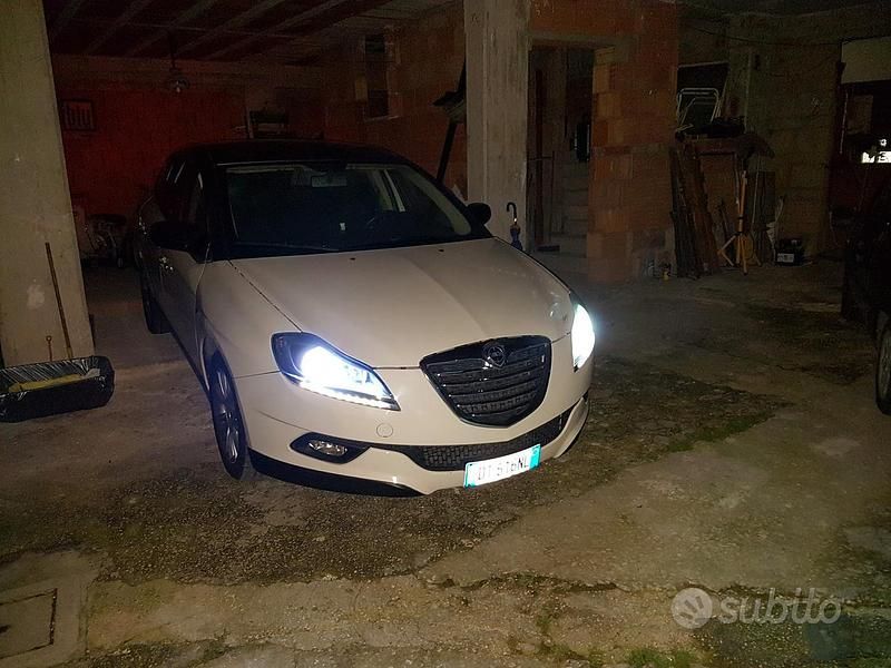 Usata Lancia Delta 150 CV (110 kW) 2009 Bianco Utilitaria