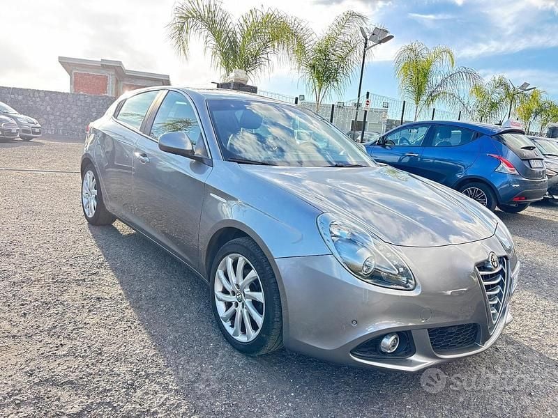 Usata Alfa Romeo Giulietta Exclusive 120 CV (88 kW) 2016 Grigio Berlina
