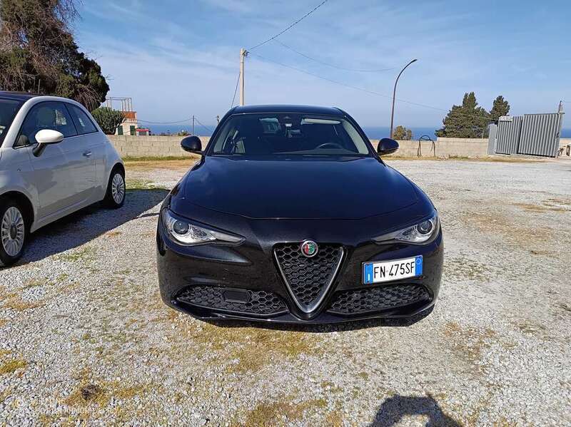 Usato 2018 Alfa Romeo Giulia 2.1 Diesel 179 CV (23.900 €)