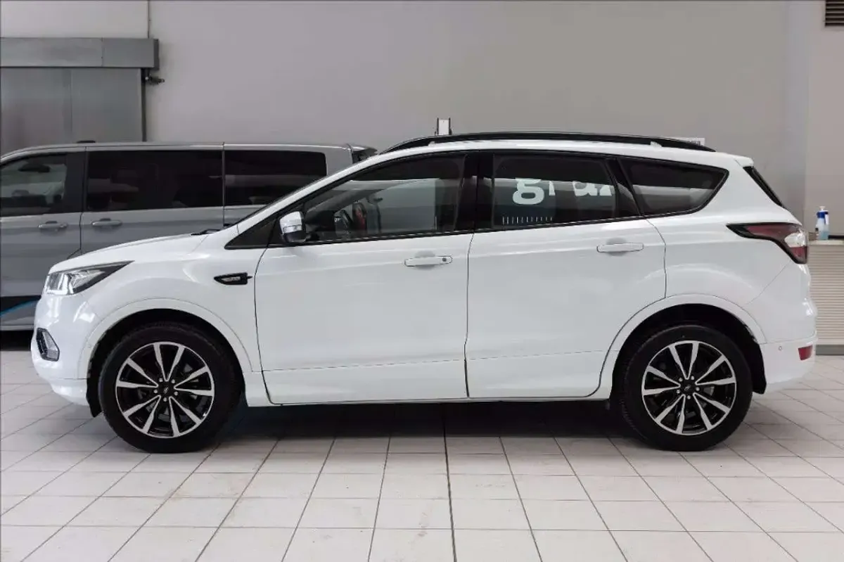 Usata Ford Kuga ST-Line 120 CV (88 kW) 2019 Bianco SUV