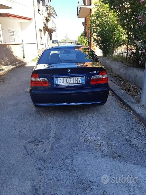 Usata BMW 320 150 CV (110 kW) 2003 Blu Berlina