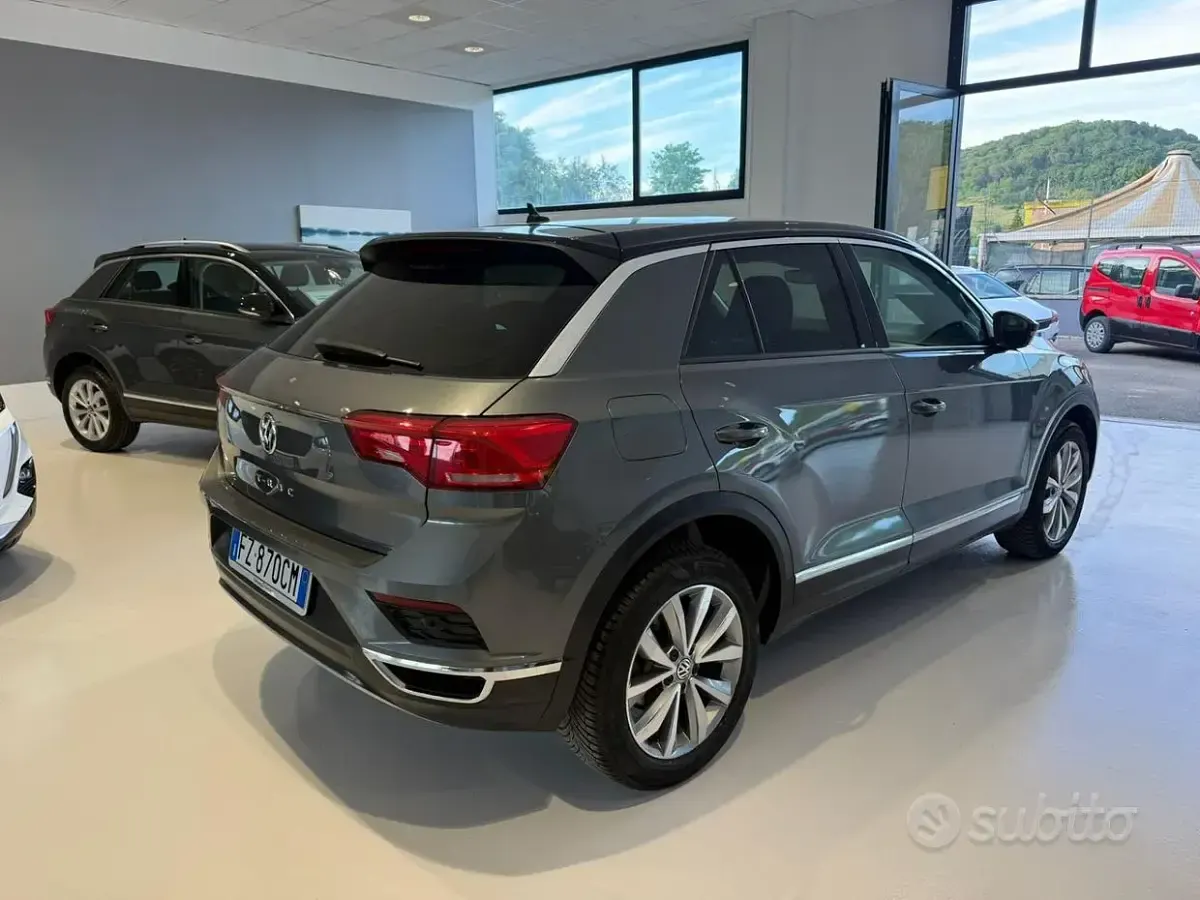 Usata VW T-Roc Style 116 CV (85 kW) 2020 Grigio SUV