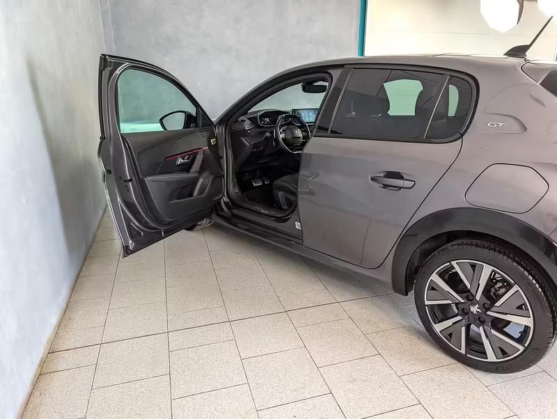 Usata Peugeot 208 GT 131 CV (96 kW) 2022 Grigio Utilitaria