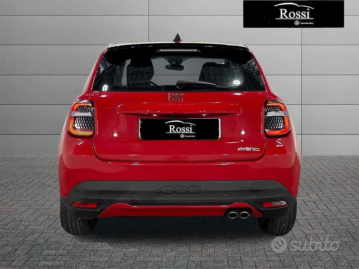 Usata Fiat 600 136 CV (100 kW) 2025 Rosso SUV