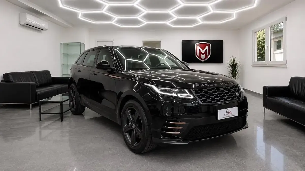 Usata Land Rover Range Rover Velar R-Dynamic 240 CV (176 kW) 2019 Nero SUV